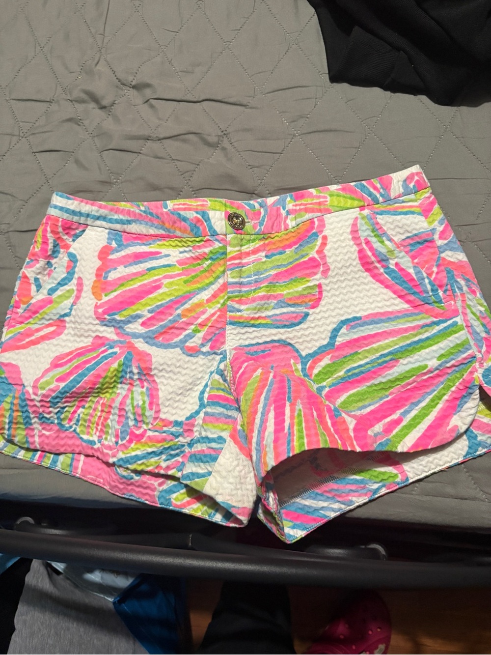 Lilly Pulitzer White Seersucker Shell-Print Shorts in Pink, Green & Blue